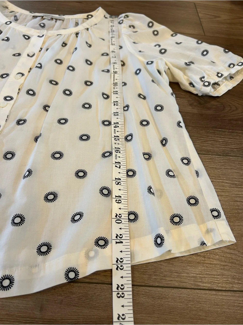 LOFT Ivory Cotton Rayon Embroidered Sunburst Button Front Blouse Size M